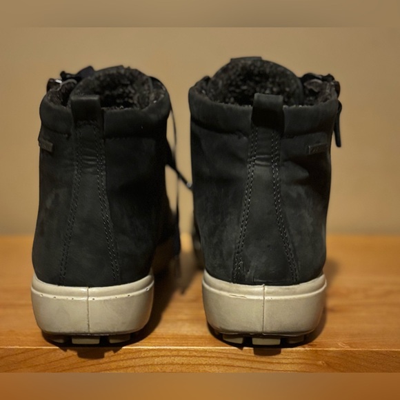 Women's ECCO Soft 7 Tred GORE-TEX High Top Sneaker- Leather size 9 - Picture 7 of 15